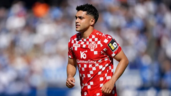 Nadiem Amiri in Mainz kit after confirming he will stay at the Bundesliga club despite strong summer transfer interest.